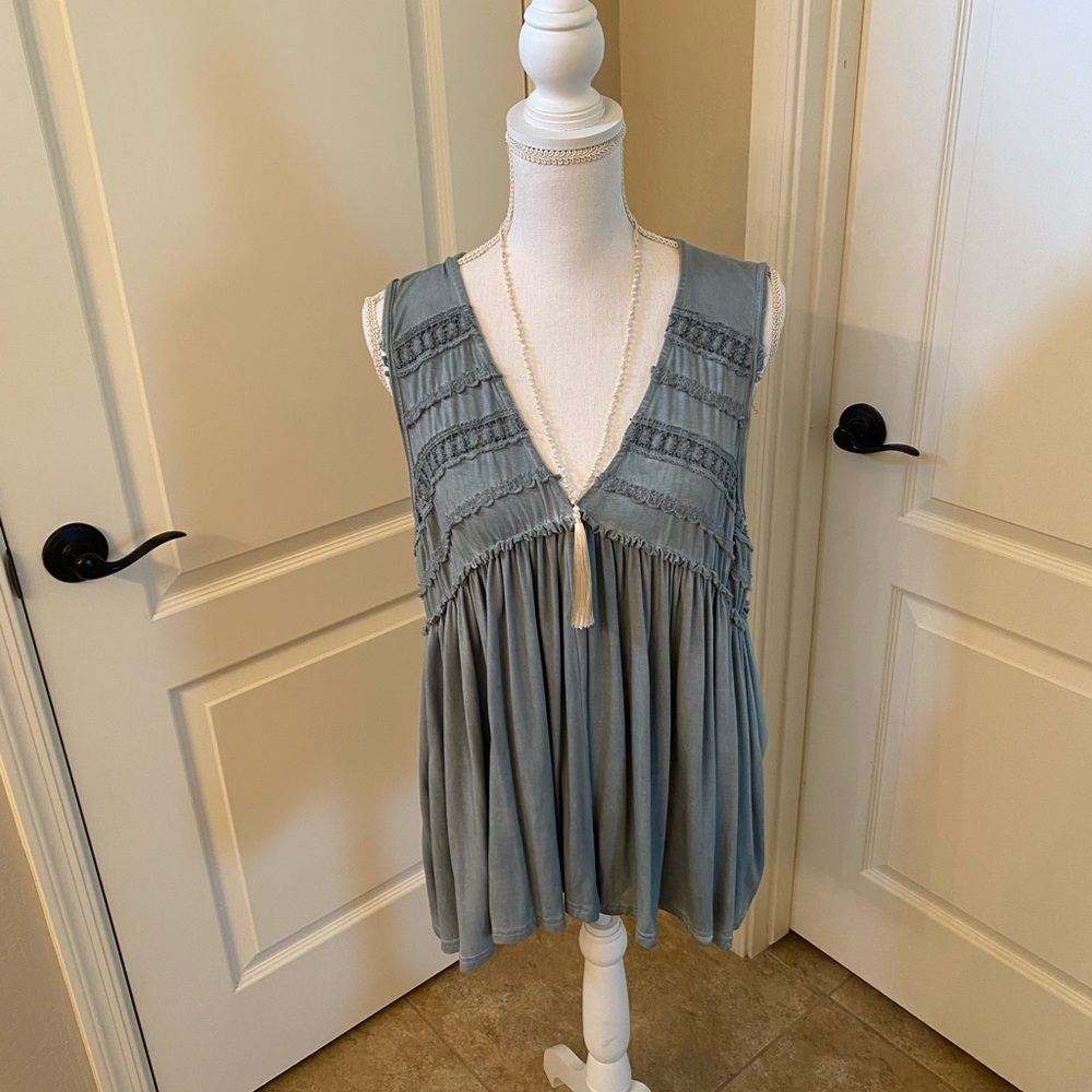 POL Sage Green Tunic, Size Medium